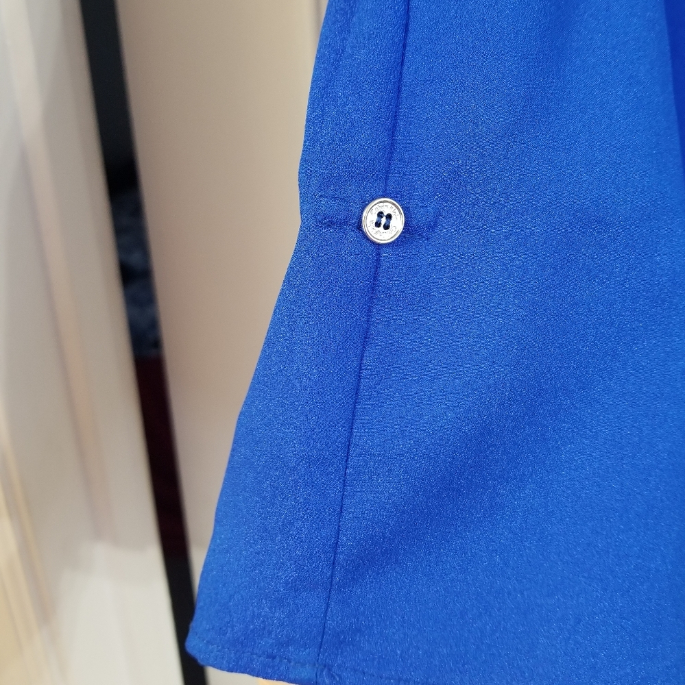 Women's Short Sleeve Blouse - Picture 9 of 10